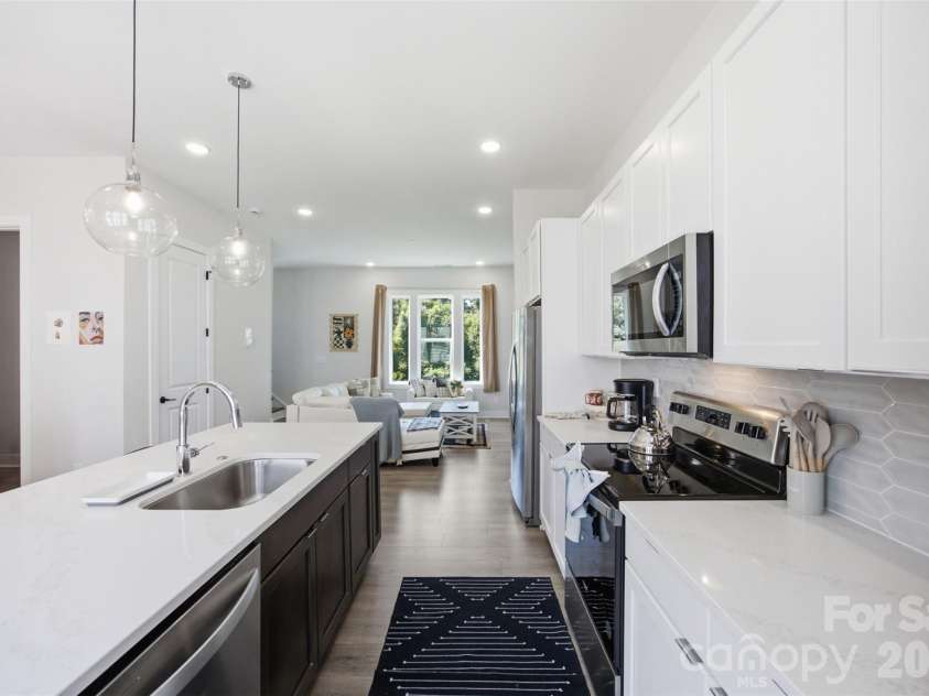 509 Strong Avenue, Charlotte, NC 28205.  MLS# CAR4418385, YatesRealty ID 47499. 