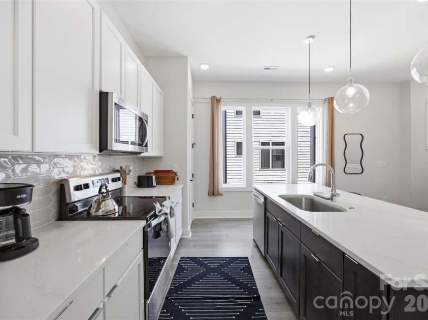 509 Strong Avenue, Charlotte, NC 28205.  MLS# CAR4418385, YatesRealty ID 47499. 