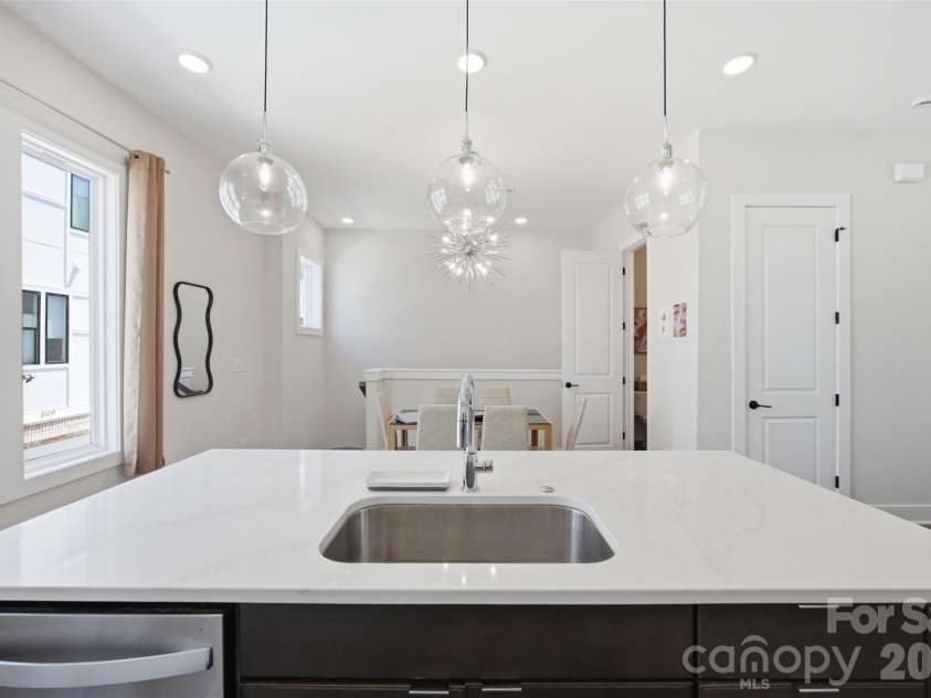 509 Strong Avenue, Charlotte, NC 28205.  MLS# CAR4418385, YatesRealty ID 47499. 