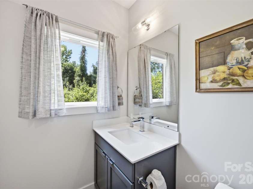 509 Strong Avenue, Charlotte, NC 28205.  MLS# CAR4418385, YatesRealty ID 47499. 