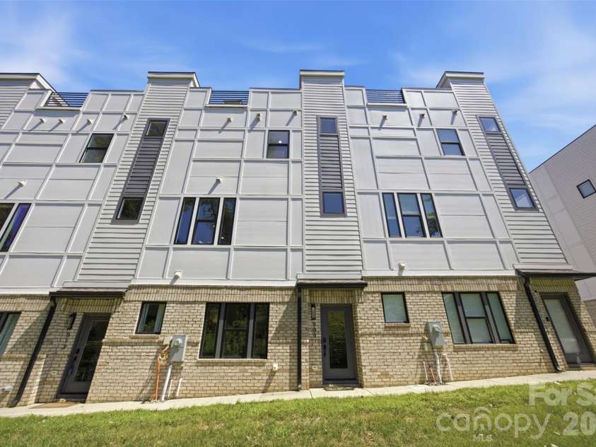 509 Strong Avenue, Charlotte, NC 28205.  MLS# CAR4418385, YatesRealty ID 47499. 