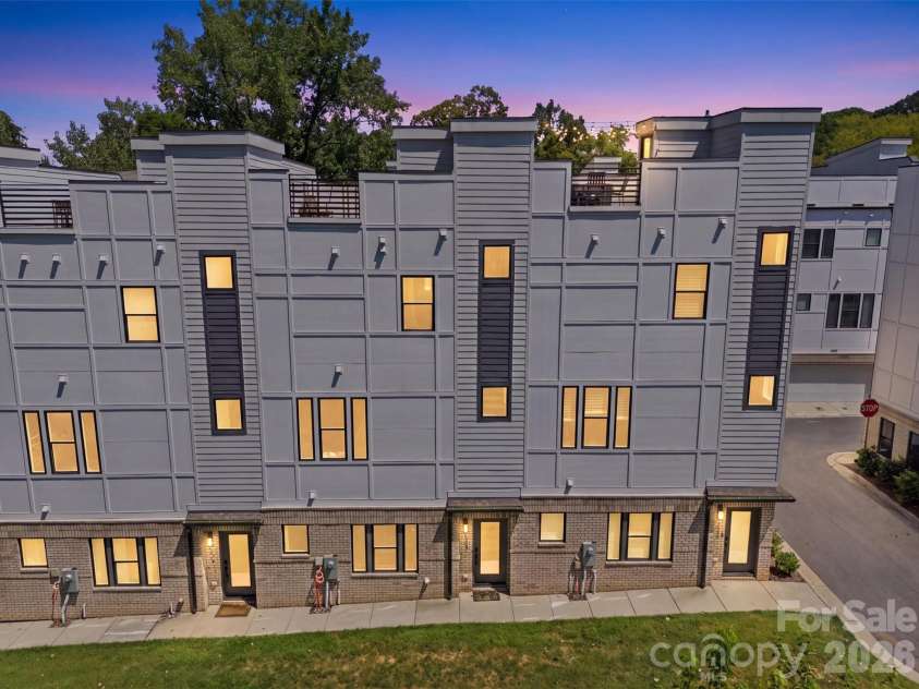 509 Strong Avenue, Charlotte, NC 28205.  MLS# CAR4418385, YatesRealty ID 47499. 