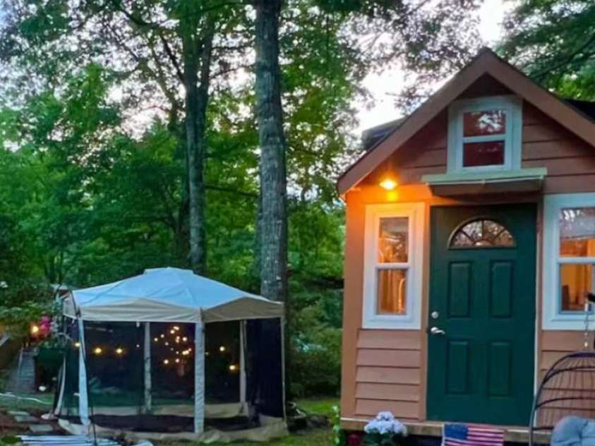 45 tomahawk Drive, Sapphire, NC 28774.  MLS# CAR4309556, YatesRealty ID 475. 