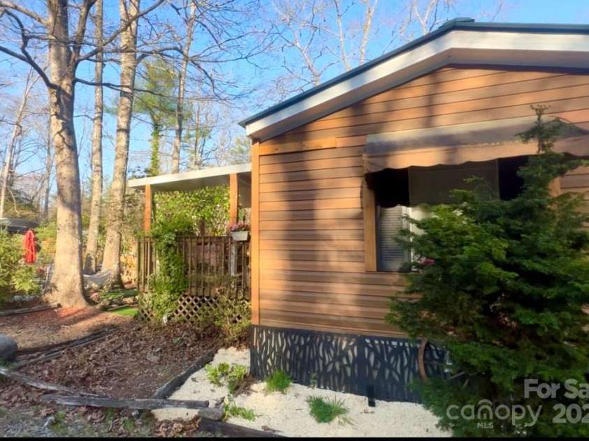 45 tomahawk Drive, Sapphire, NC 28774.  MLS# CAR4309556, YatesRealty ID 475. 