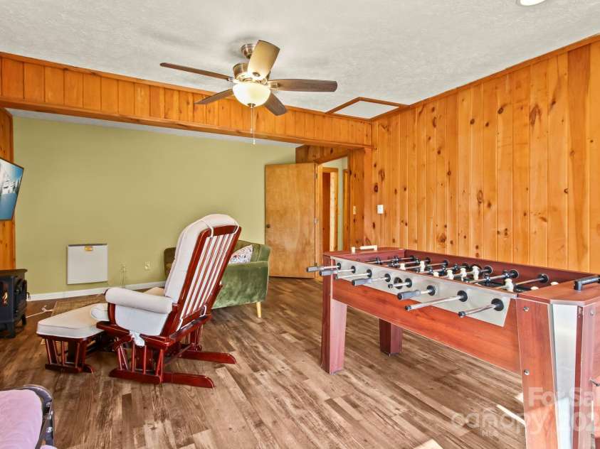 509 Seven Devils Road, Banner Elk, NC 28604.  MLS# CAR4243258, YatesRealty ID 4750. 