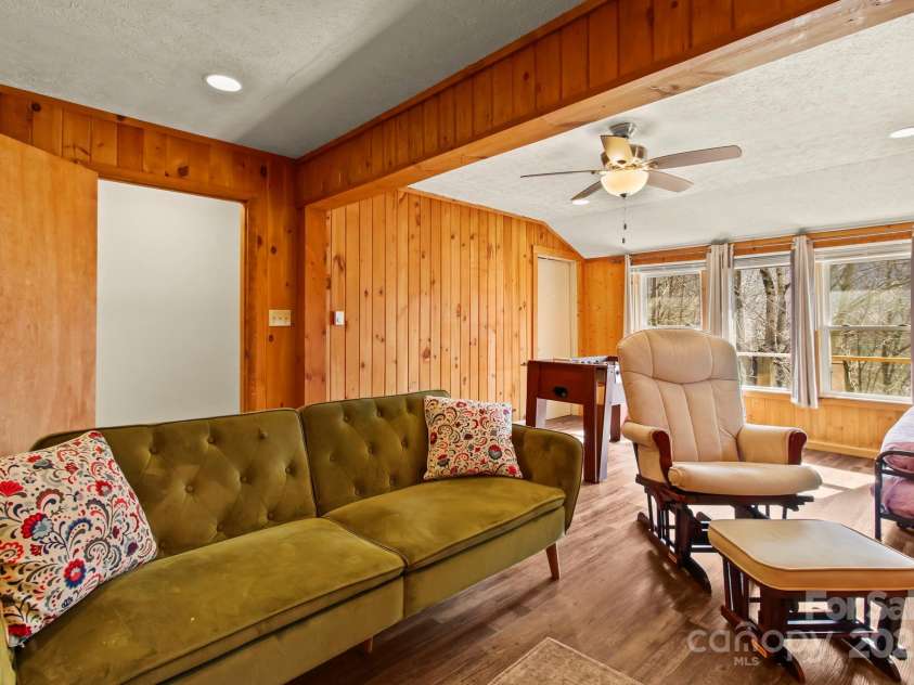 509 Seven Devils Road, Banner Elk, NC 28604.  MLS# CAR4243258, YatesRealty ID 4750. 