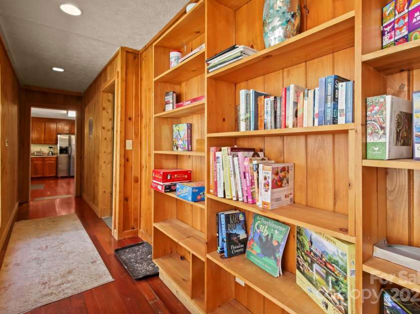 509 Seven Devils Road, Banner Elk, NC 28604.  MLS# CAR4243258, YatesRealty ID 4750. 