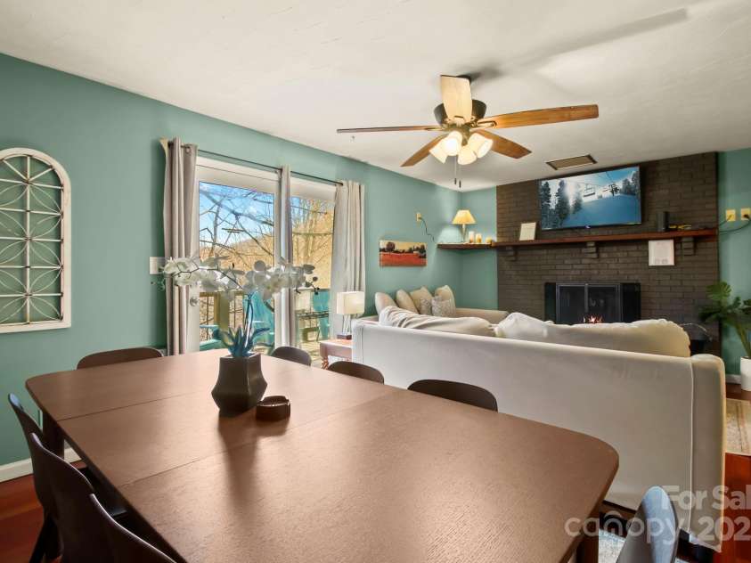 509 Seven Devils Road, Banner Elk, NC 28604.  MLS# CAR4243258, YatesRealty ID 4750. 