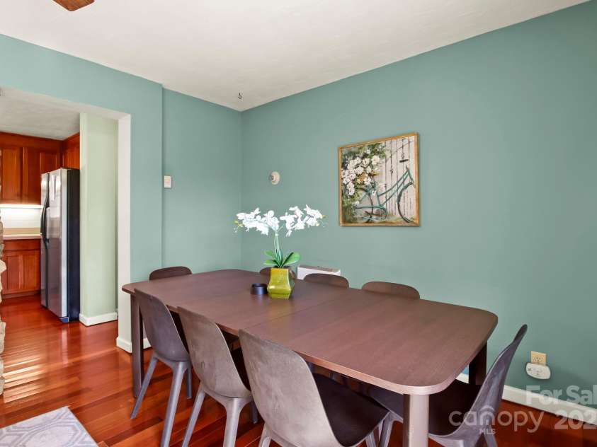 509 Seven Devils Road, Banner Elk, NC 28604.  MLS# CAR4243258, YatesRealty ID 4750. 