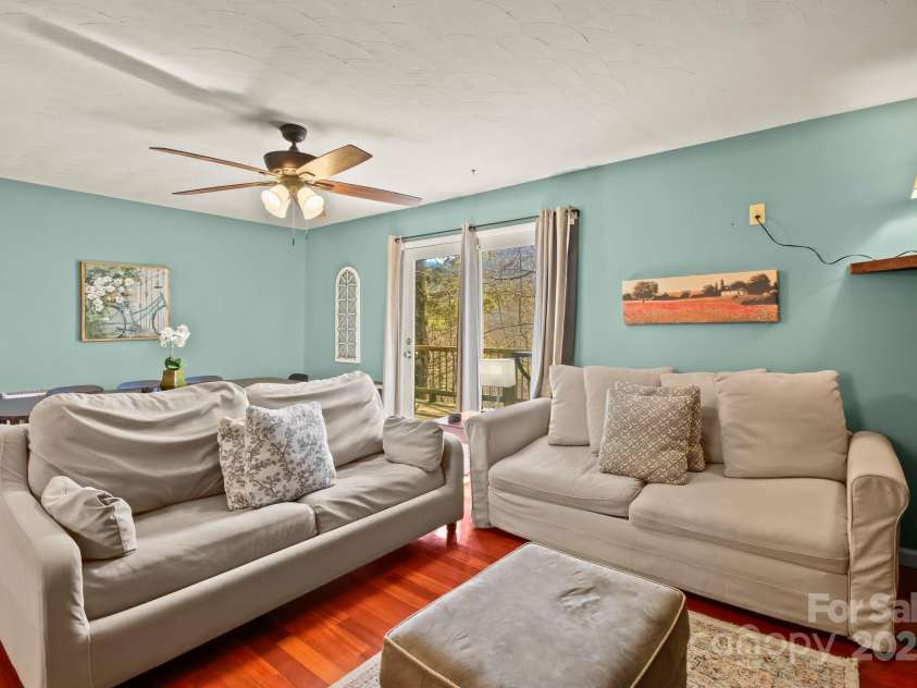 509 Seven Devils Road, Banner Elk, NC 28604.  MLS# CAR4243258, YatesRealty ID 4750. 