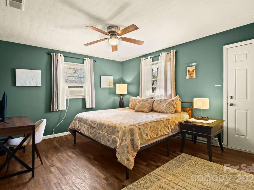 509 Seven Devils Road, Banner Elk, NC 28604.  MLS# CAR4243258, YatesRealty ID 4750. 