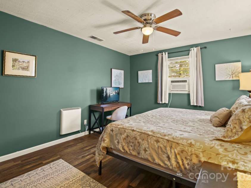 509 Seven Devils Road, Banner Elk, NC 28604.  MLS# CAR4243258, YatesRealty ID 4750. 