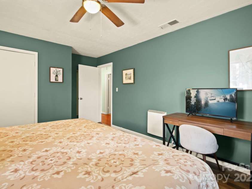 509 Seven Devils Road, Banner Elk, NC 28604.  MLS# CAR4243258, YatesRealty ID 4750. 