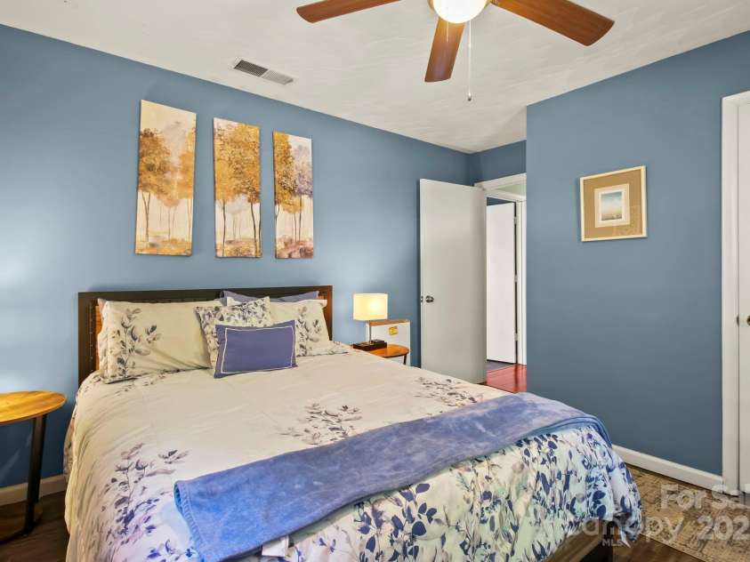 509 Seven Devils Road, Banner Elk, NC 28604.  MLS# CAR4243258, YatesRealty ID 4750. 