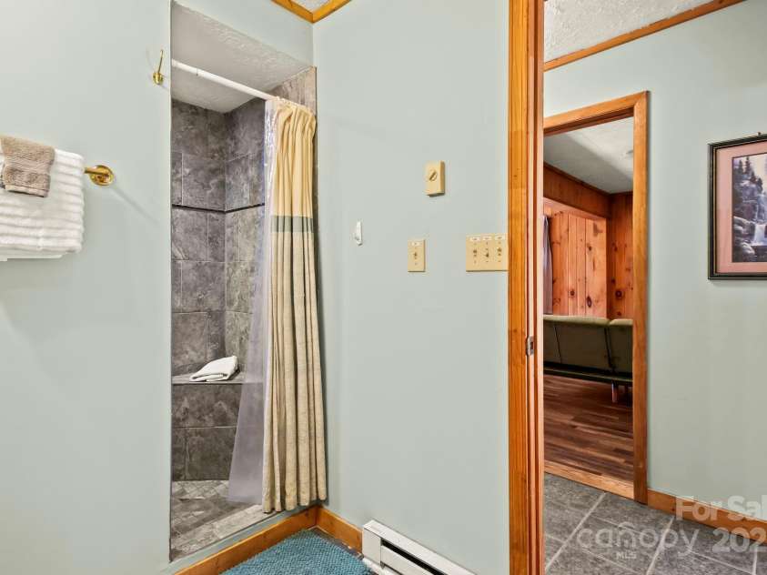 509 Seven Devils Road, Banner Elk, NC 28604.  MLS# CAR4243258, YatesRealty ID 4750. 