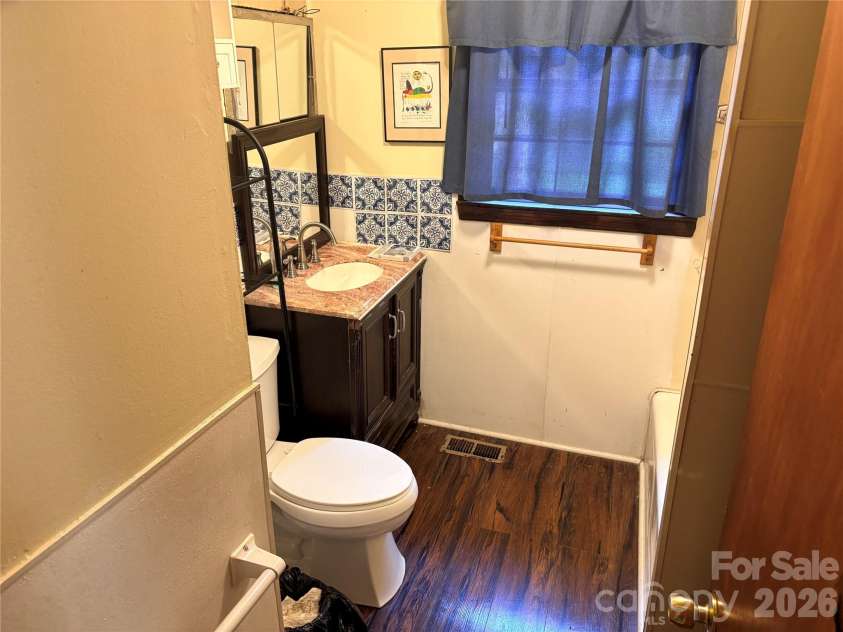 420 Hampton Road, Lancaster, SC 29720.  MLS# CAR4419257, YatesRealty ID 47500. Bathroom