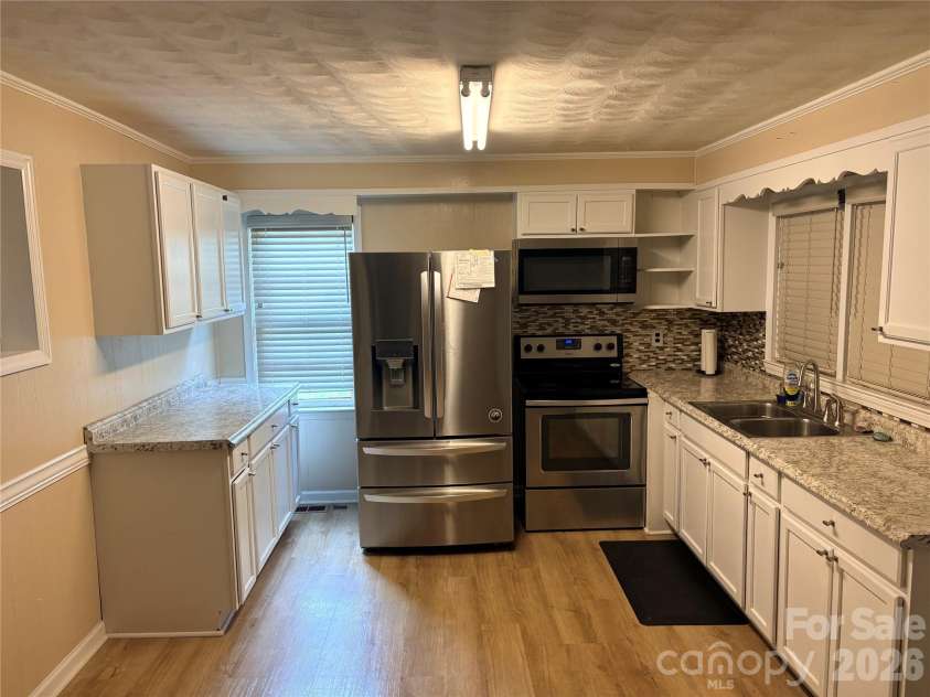 420 Hampton Road, Lancaster, SC 29720.  MLS# CAR4419257, YatesRealty ID 47500. Kitchen