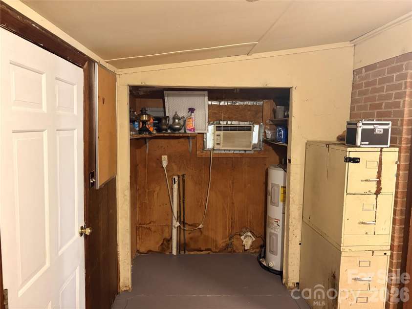 420 Hampton Road, Lancaster, SC 29720.  MLS# CAR4419257, YatesRealty ID 47500. Laundry Area