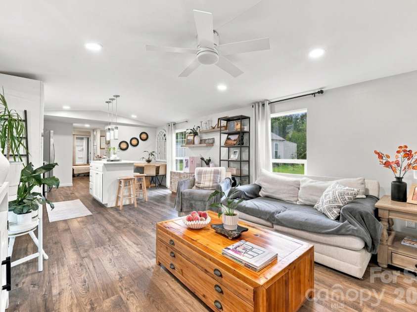 1433 Oakbrook Lane, Denver, NC 28037.  MLS# CAR4417422, YatesRealty ID 47501. 