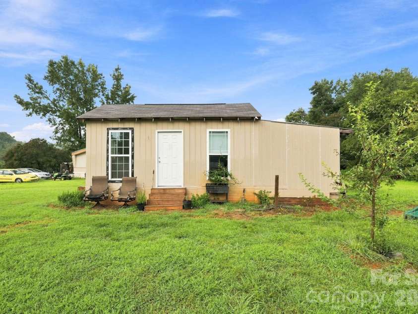 1433 Oakbrook Lane, Denver, NC 28037.  MLS# CAR4417422, YatesRealty ID 47501. Building with so many possibilities