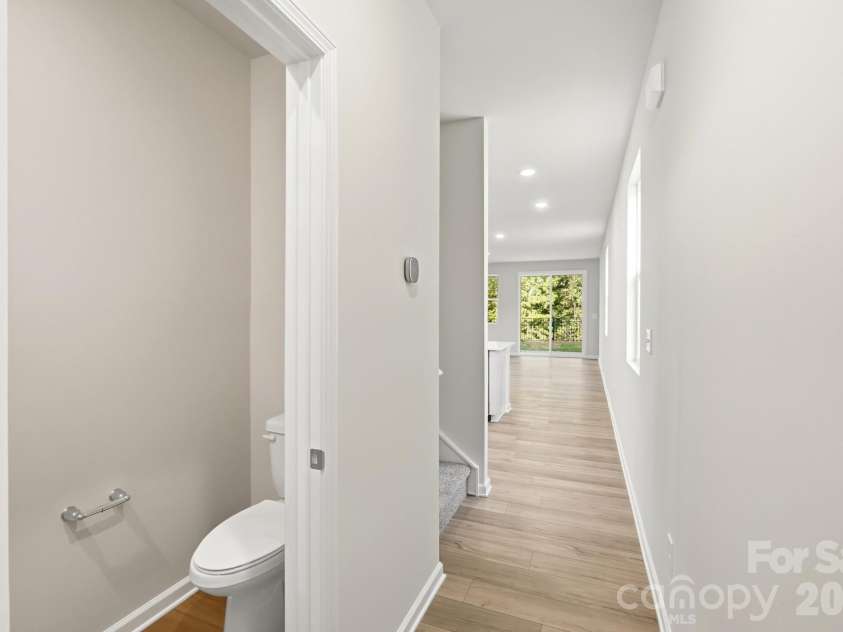3209 Meadow Knoll Drive, Charlotte, NC 28269.  MLS# CAR4409591, YatesRealty ID 47502. 