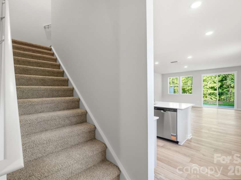 3209 Meadow Knoll Drive, Charlotte, NC 28269.  MLS# CAR4409591, YatesRealty ID 47502. 
