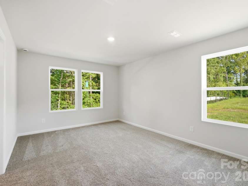 3209 Meadow Knoll Drive, Charlotte, NC 28269.  MLS# CAR4409591, YatesRealty ID 47502. 