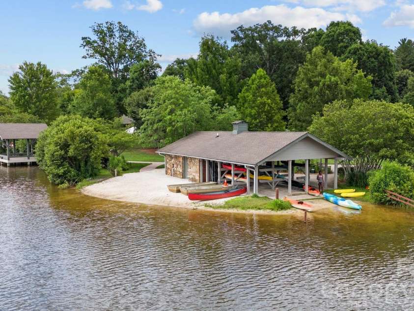 10 Buckhorn Gap Road, Biltmore Lake, NC 28715.  MLS# CAR4417236, YatesRealty ID 47503. 