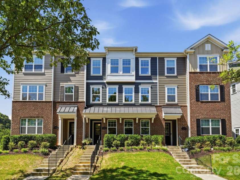 16705 Summers Walk Boulevard, Davidson, NC 28036.  MLS# CAR4411170, YatesRealty ID 47505. 