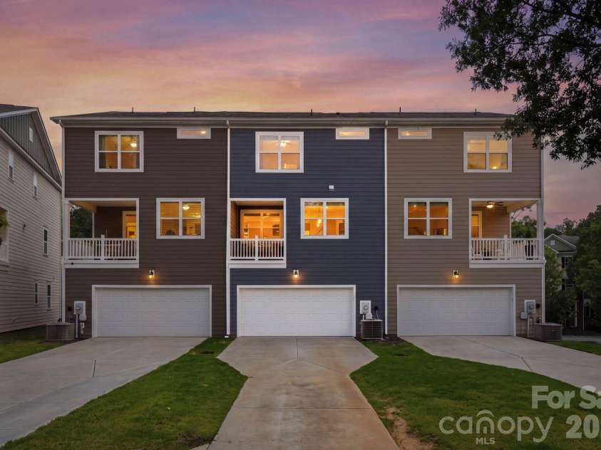 16705 Summers Walk Boulevard, Davidson, NC 28036.  MLS# CAR4411170, YatesRealty ID 47505. 