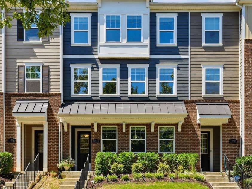 16705 Summers Walk Boulevard, Davidson, NC 28036.  MLS# CAR4411170, YatesRealty ID 47505. 