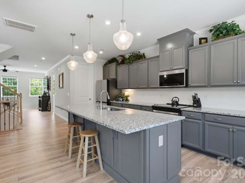 16705 Summers Walk Boulevard, Davidson, NC 28036.  MLS# CAR4411170, YatesRealty ID 47505. 