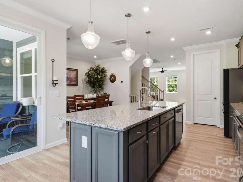 16705 Summers Walk Boulevard, Davidson, NC 28036.  MLS# CAR4411170, YatesRealty ID 47505. 