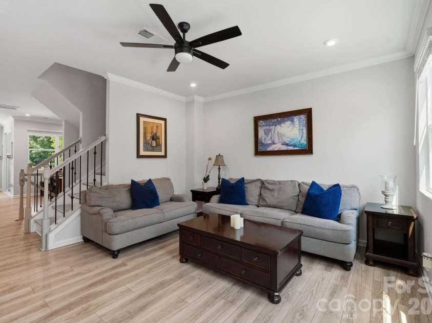 16705 Summers Walk Boulevard, Davidson, NC 28036.  MLS# CAR4411170, YatesRealty ID 47505. 