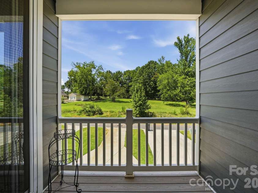 16705 Summers Walk Boulevard, Davidson, NC 28036.  MLS# CAR4411170, YatesRealty ID 47505. 