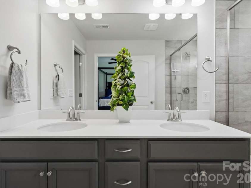 16705 Summers Walk Boulevard, Davidson, NC 28036.  MLS# CAR4411170, YatesRealty ID 47505. 