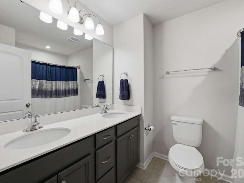 16705 Summers Walk Boulevard, Davidson, NC 28036.  MLS# CAR4411170, YatesRealty ID 47505. 