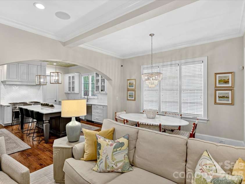 3025 Hanson Drive, Charlotte, NC 28207.  MLS# CAR4419099, YatesRealty ID 47506. 