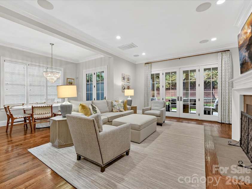 3025 Hanson Drive, Charlotte, NC 28207.  MLS# CAR4419099, YatesRealty ID 47506. 