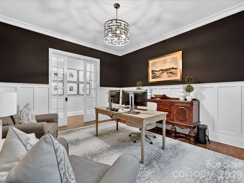 3025 Hanson Drive, Charlotte, NC 28207.  MLS# CAR4419099, YatesRealty ID 47506. 