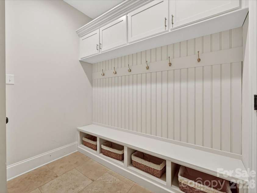 3025 Hanson Drive, Charlotte, NC 28207.  MLS# CAR4419099, YatesRealty ID 47506. 