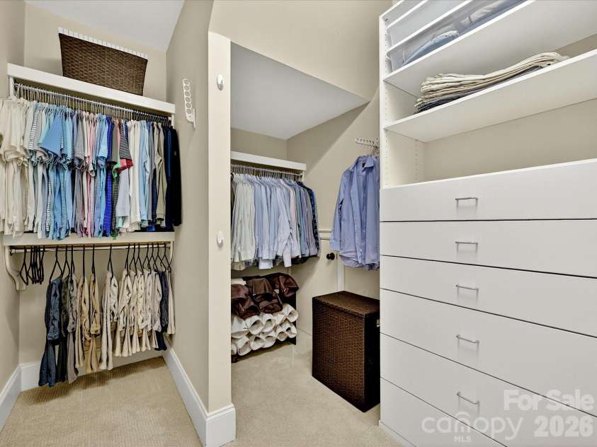 3025 Hanson Drive, Charlotte, NC 28207.  MLS# CAR4419099, YatesRealty ID 47506. 