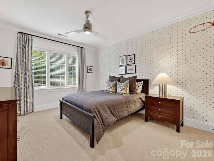 3025 Hanson Drive, Charlotte, NC 28207.  MLS# CAR4419099, YatesRealty ID 47506. 