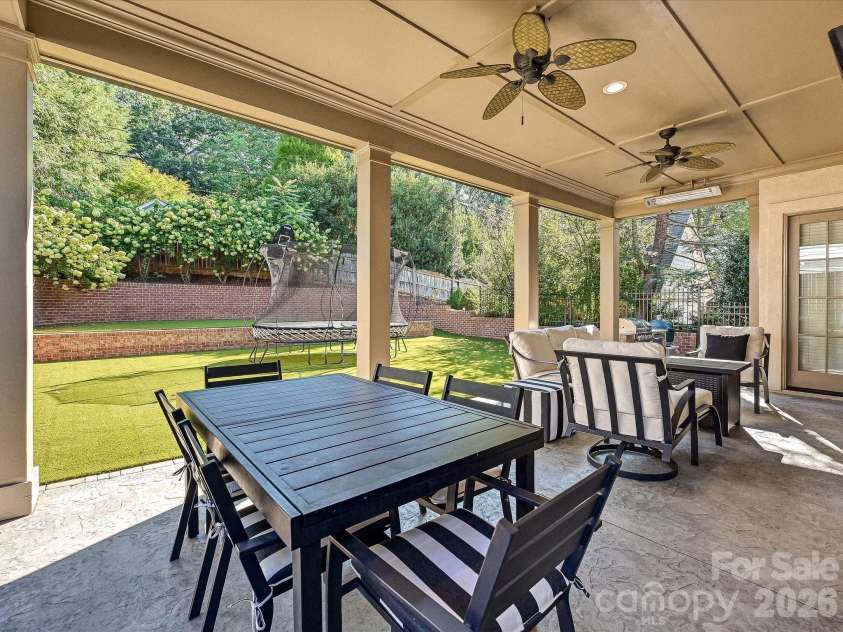 3025 Hanson Drive, Charlotte, NC 28207.  MLS# CAR4419099, YatesRealty ID 47506. 