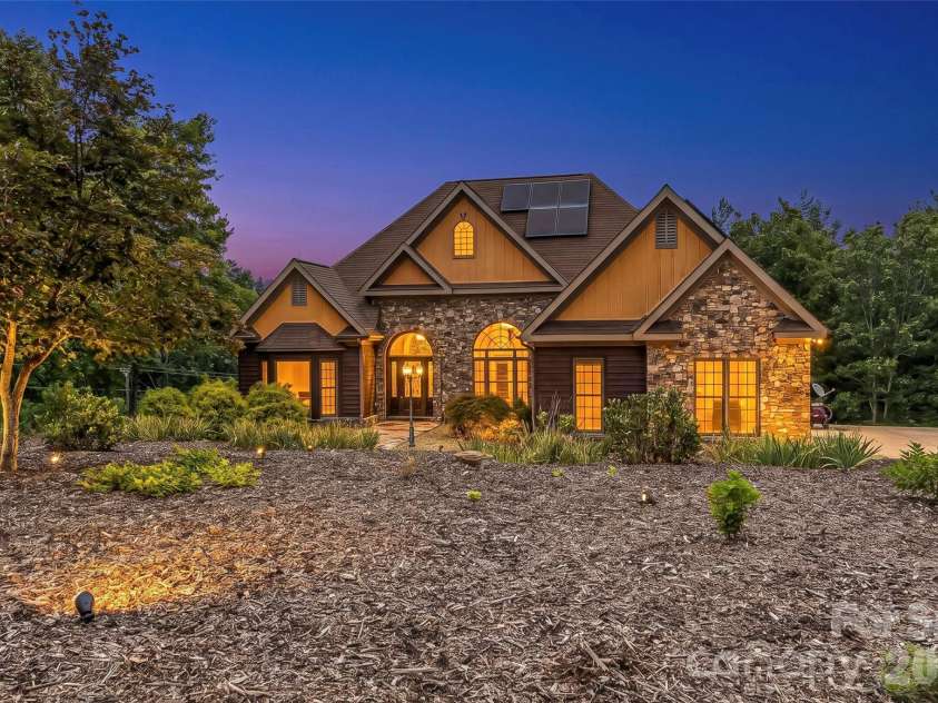 293 Bear Cliff Drive, Nebo, NC 28761.  MLS# CAR4419000, YatesRealty ID 47508. 