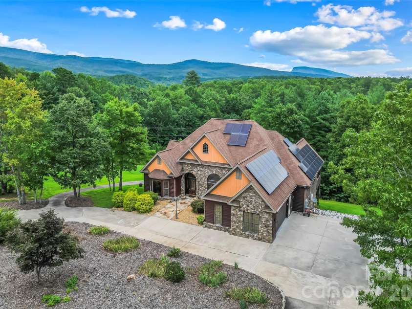 293 Bear Cliff Drive, Nebo, NC 28761.  MLS# CAR4419000, YatesRealty ID 47508. 