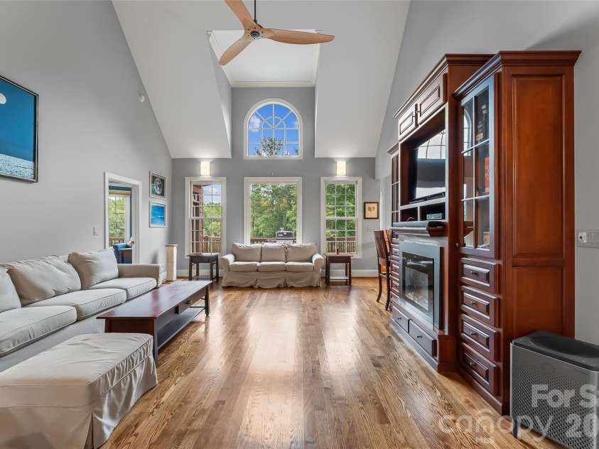 293 Bear Cliff Drive, Nebo, NC 28761.  MLS# CAR4419000, YatesRealty ID 47508. 