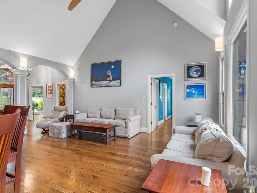 293 Bear Cliff Drive, Nebo, NC 28761.  MLS# CAR4419000, YatesRealty ID 47508. 