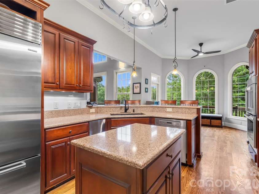 293 Bear Cliff Drive, Nebo, NC 28761.  MLS# CAR4419000, YatesRealty ID 47508. 