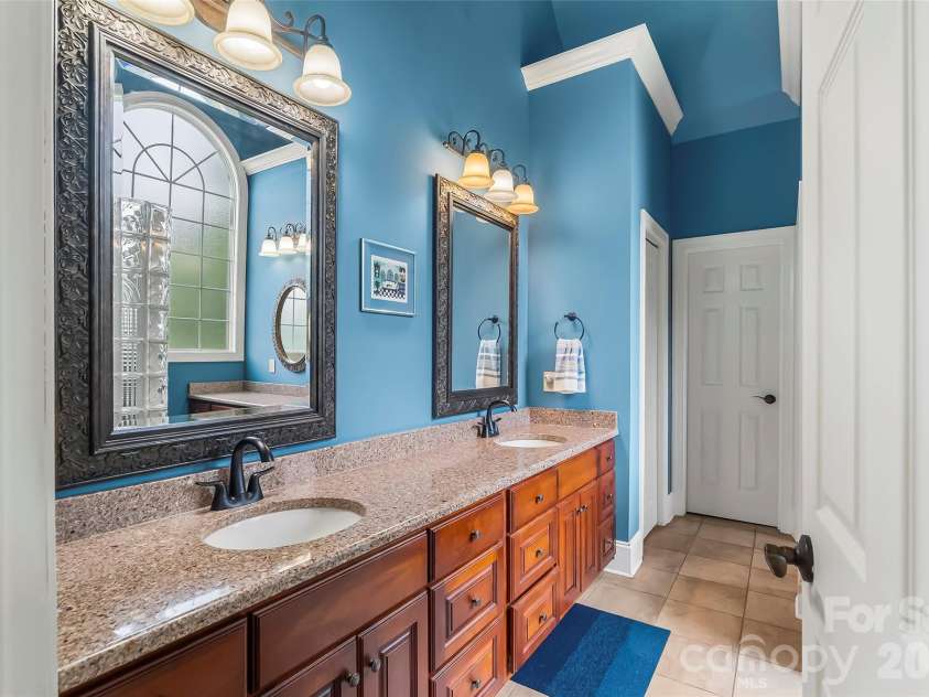 293 Bear Cliff Drive, Nebo, NC 28761.  MLS# CAR4419000, YatesRealty ID 47508. 